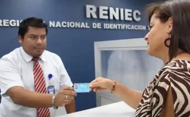 Entrega de indentificacion en RENIEC